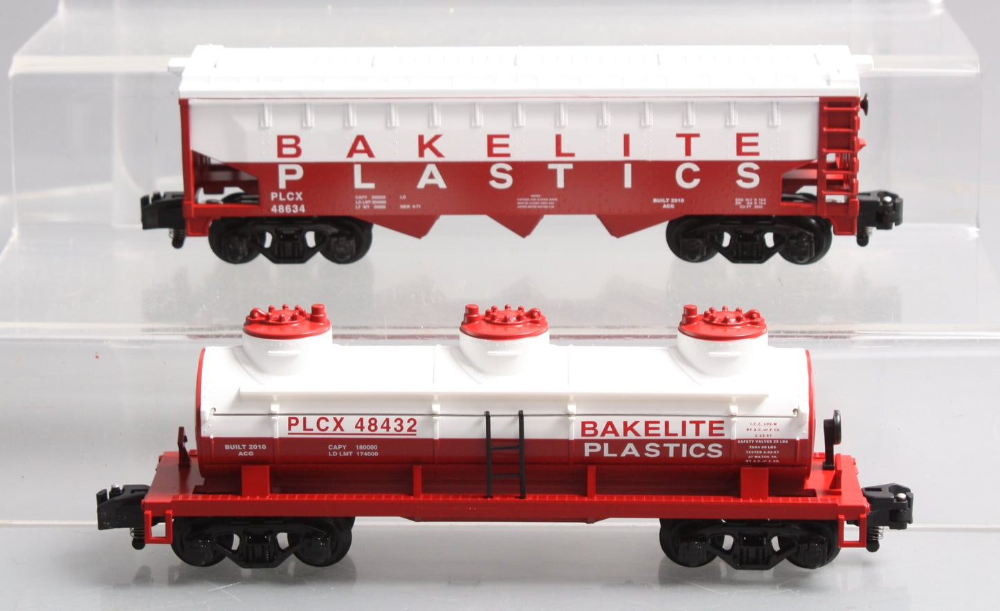 American Flyer 6-49625 S Gauge Bakelight 3 Dome Tank and Covered Hopper