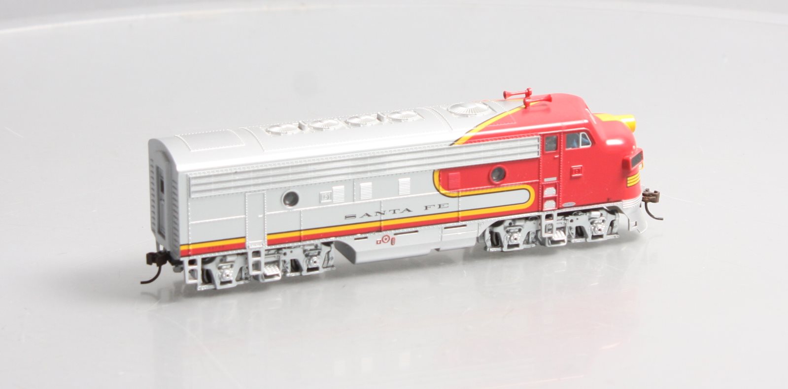 Bachmann 64301 HO Santa Fe F7A Diesel Locomotive w/ DCC – Trainz
