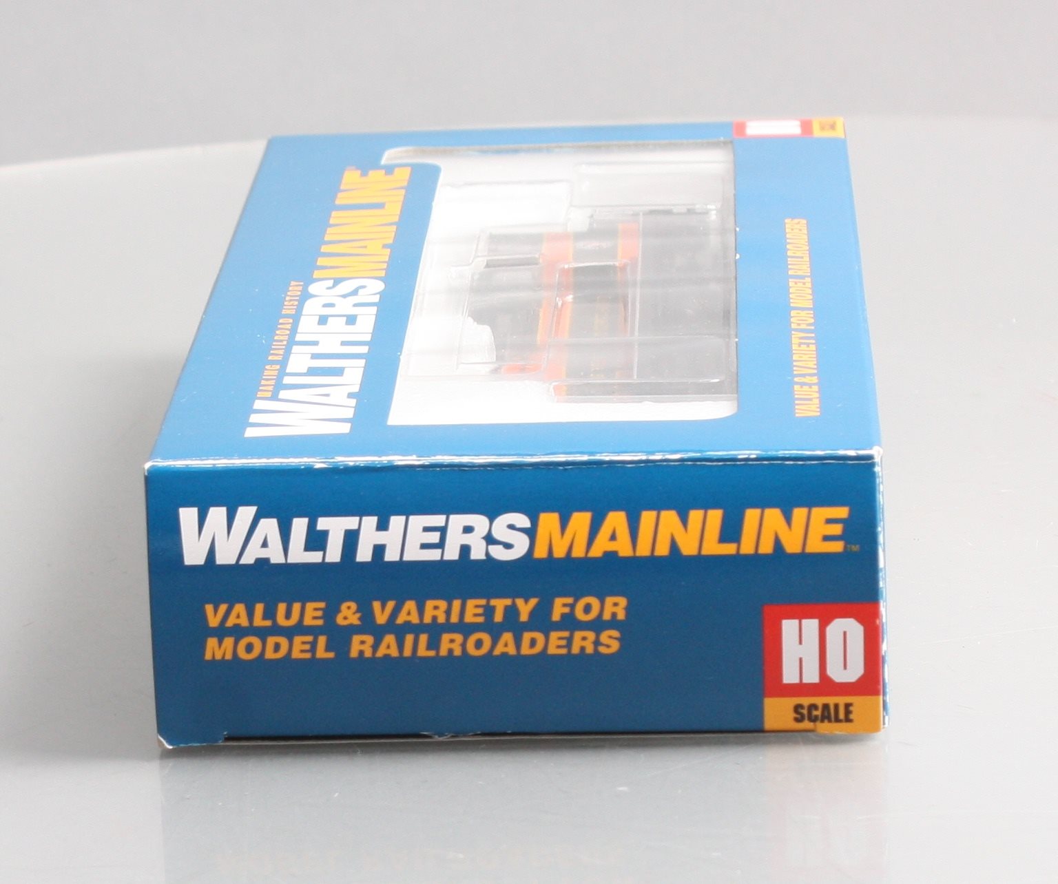 Walthers 910-9214 HO Great Northern Pullman EMD SW1 Diesel Switcher #78