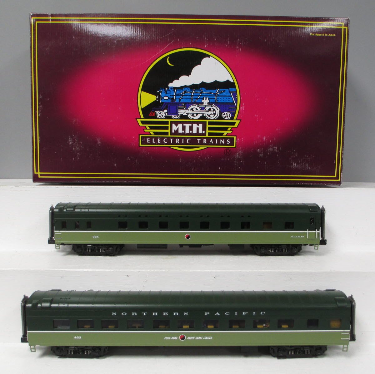 MTH 20-66114 O NP 70' Streamlined Sleeper/Diner Passenger Car Set (Set of 2)