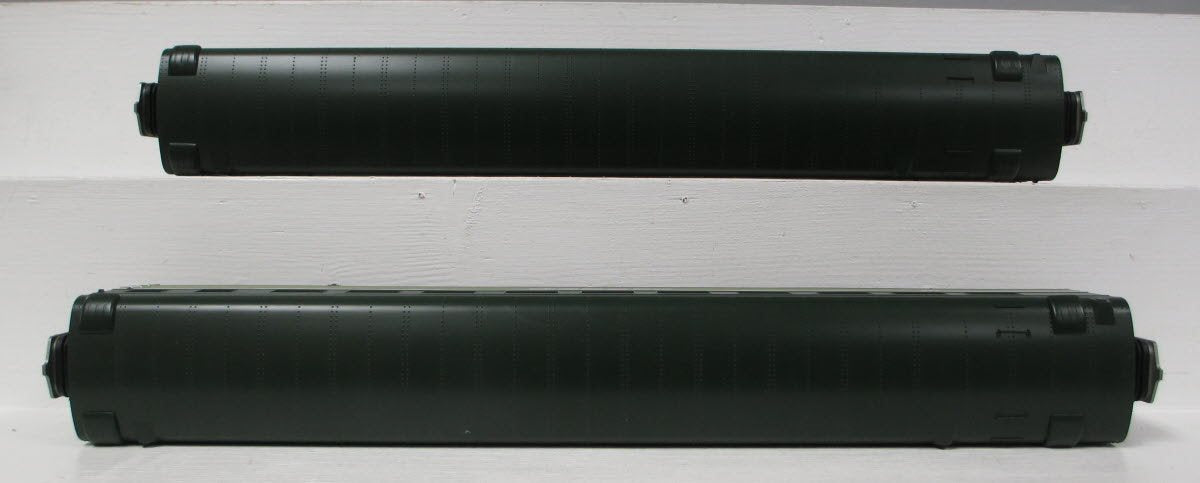 MTH 20-66114 O NP 70' Streamlined Sleeper/Diner Passenger Car Set (Set of 2)