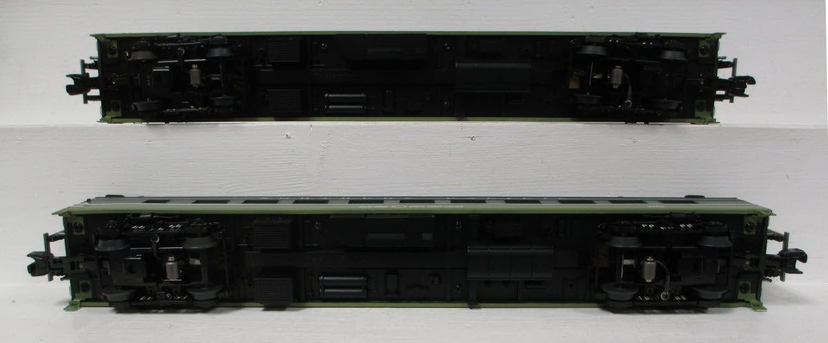 MTH 20-66114 O NP 70' Streamlined Sleeper/Diner Passenger Car Set (Set of 2)