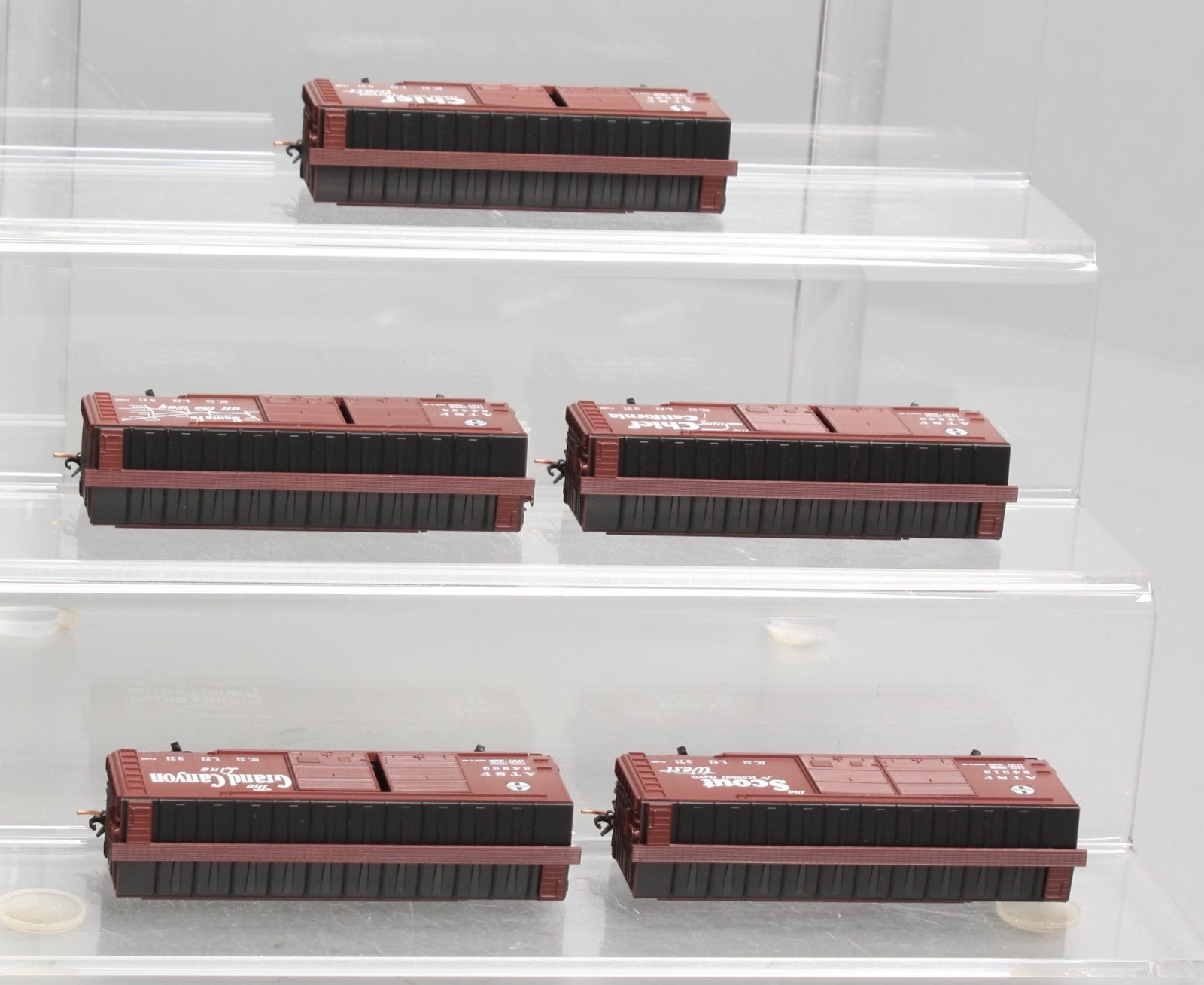 Micro-Trains 99301690 N ATSF Slogan 40' Double Door Boxcar (Set of 5)