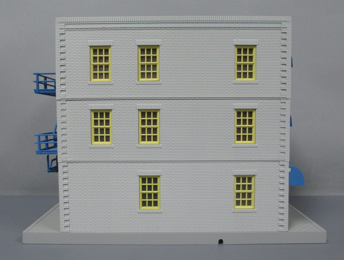 MTH 30-90155 Hubie Skriemen D.D.S. 3-Story City w/Fire Escape & Blinking Sign