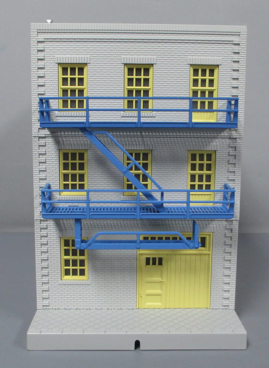 MTH 30-90155 Hubie Skriemen D.D.S. 3-Story City w/Fire Escape & Blinking Sign
