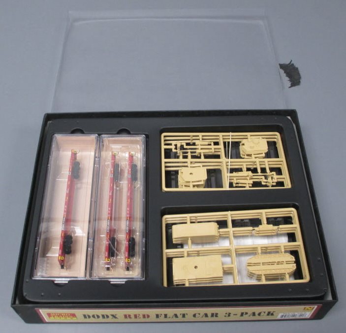 Micro-Trains 99301620 N DODX 68' Flatcar w/M1 Abrams Tank (Set of 3)