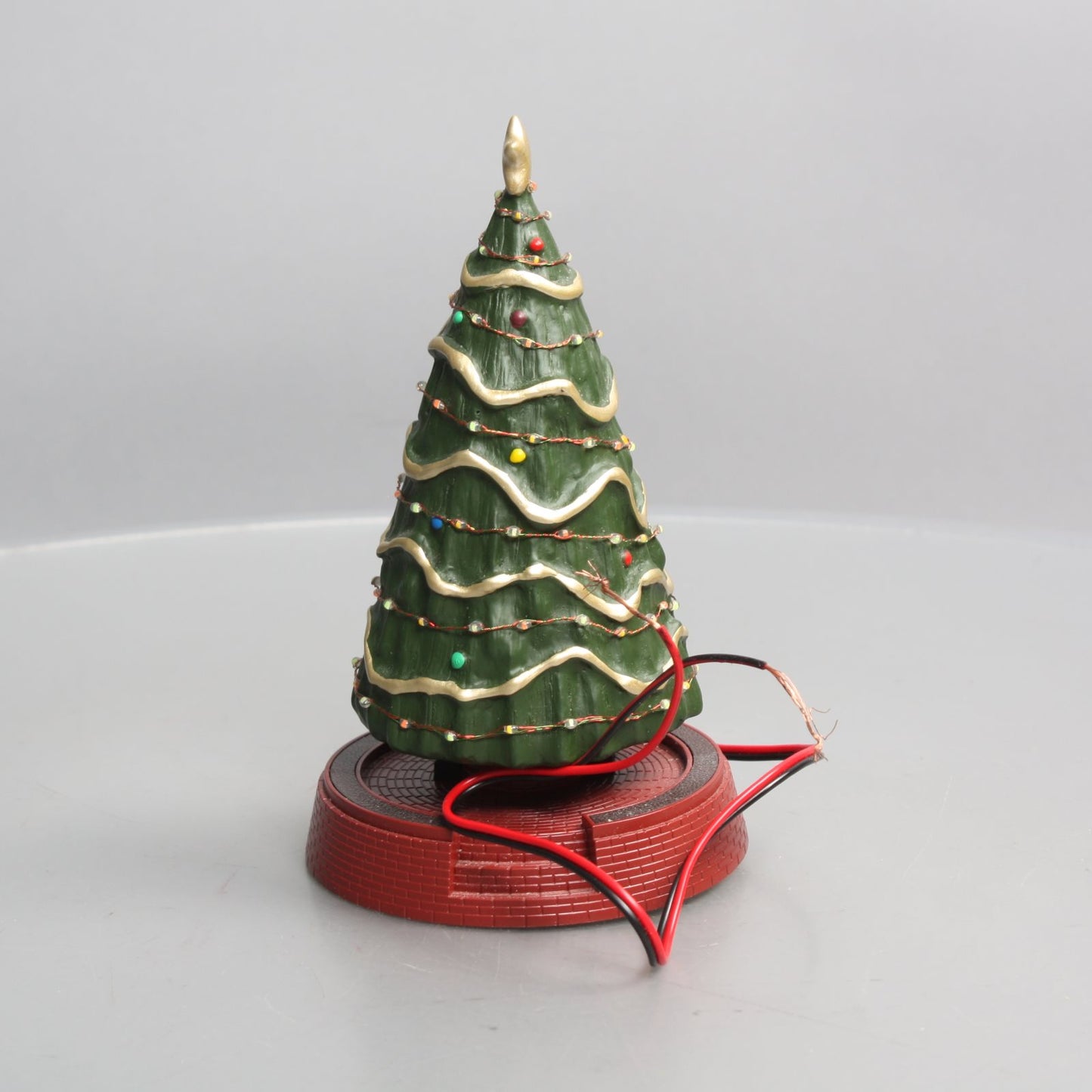 MTH 30-11088 O Giant Town Square Christmas Tree with Operating LED Lights