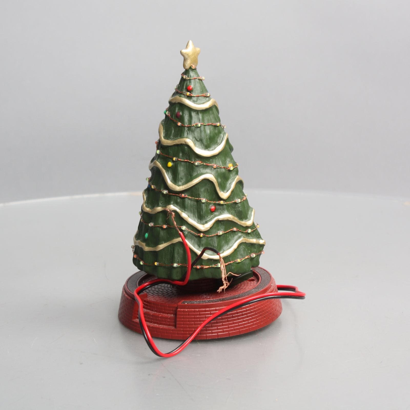 MTH 30-11088 O Giant Town Square Christmas Tree with Operating LED Lights