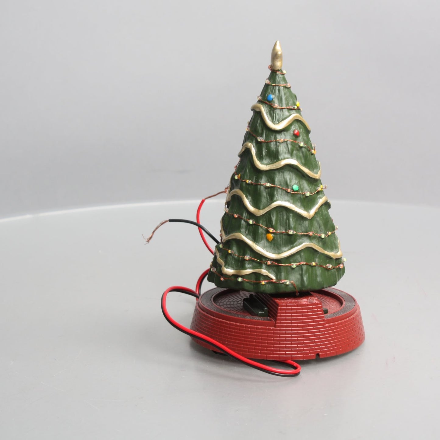 MTH 30-11088 O Giant Town Square Christmas Tree with Operating LED Lights