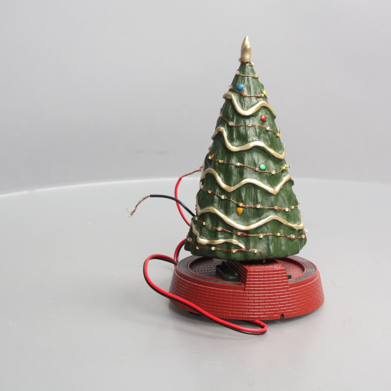 MTH 30-11088 O Giant Town Square Christmas Tree with Operating LED Lights