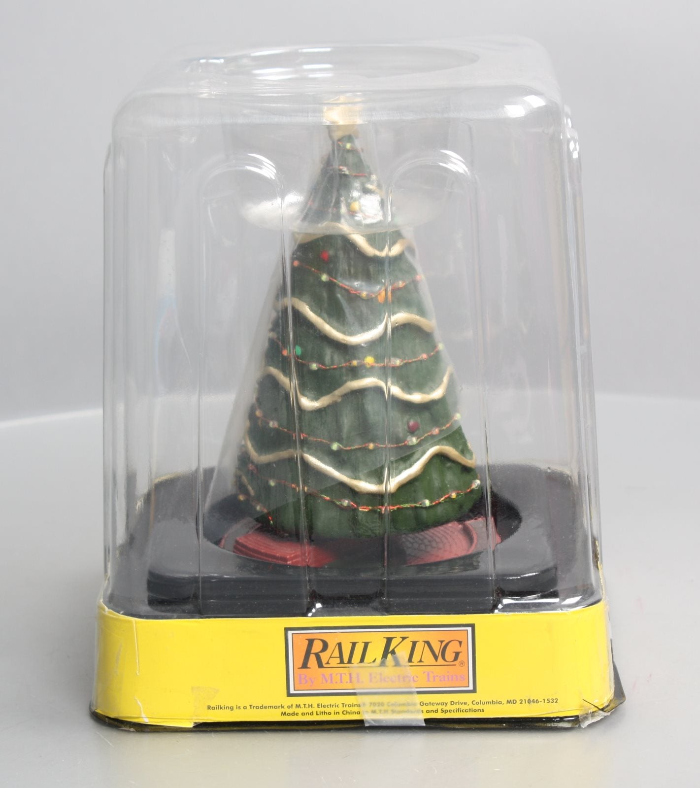MTH 30-11088 O Giant Town Square Christmas Tree with Operating LED Lights