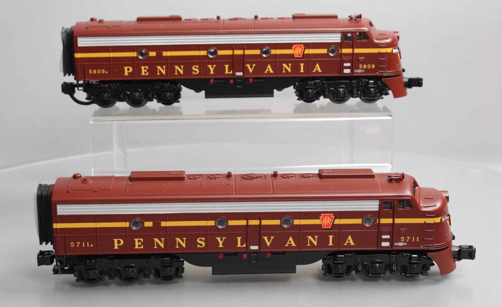 MTH 30-2837-1 Pennsylvania E-8 AA Diesel Engine Set w/PS2 #5711/5809