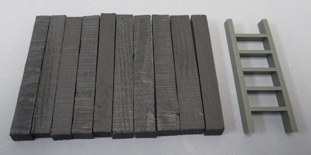 USA Trains R1819 G Great Northern Dark Green Rail and Tie Car