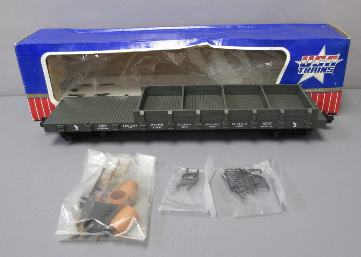 USA Trains R1829 G Great Northern Work Flat Car with Load (Dark Green)