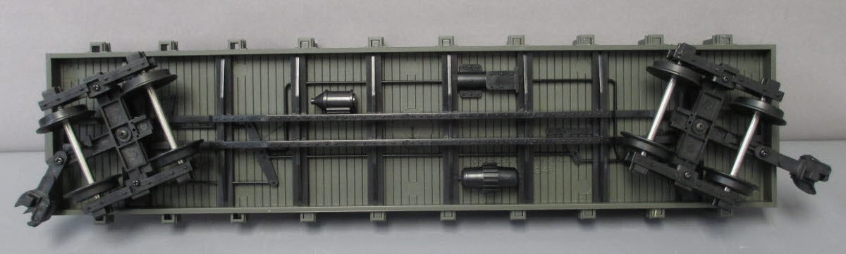USA Trains R1829 G Great Northern Work Flat Car with Load (Dark Green)