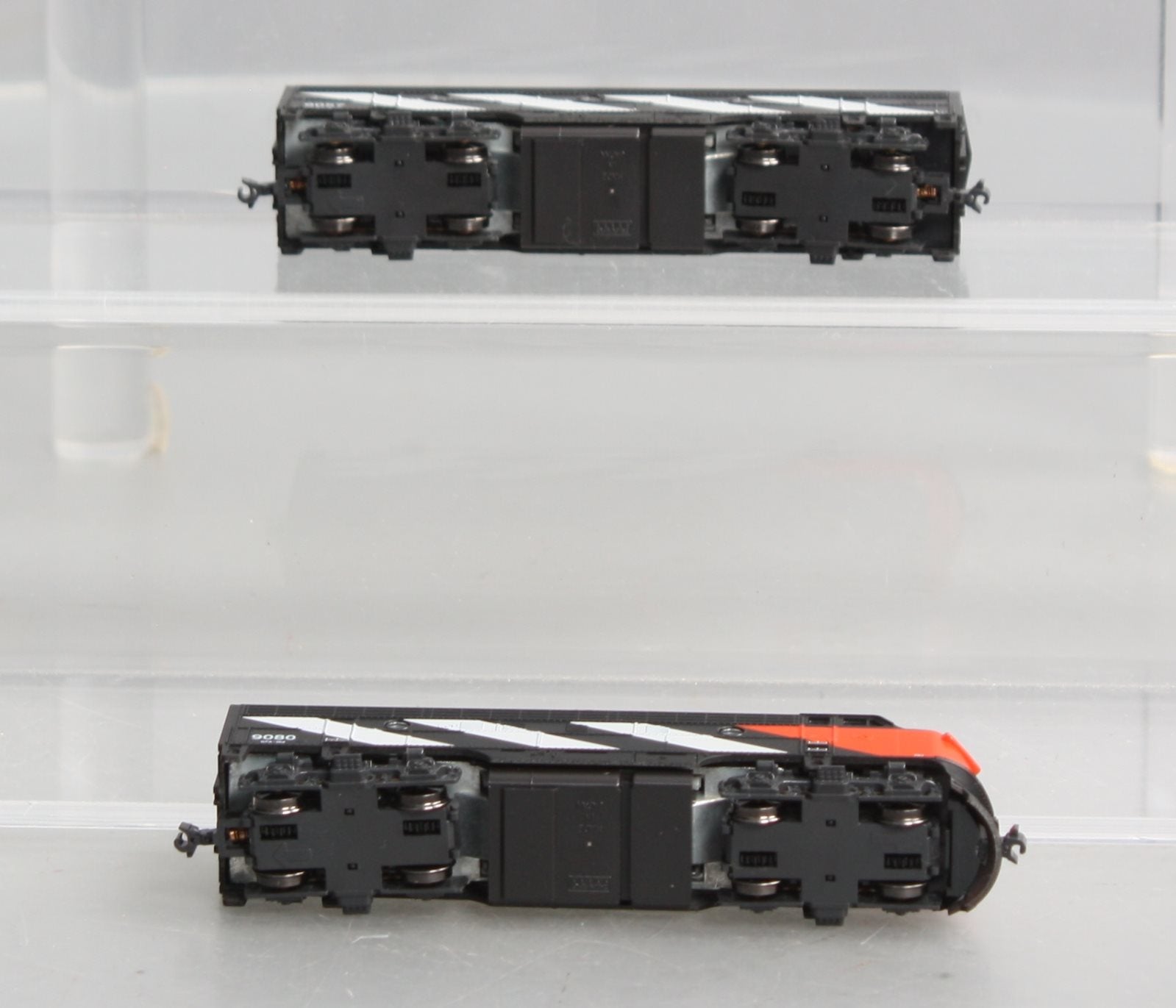 Kato 106-0425 N Canadian National EMD F7A & F7B Diesel Locomotive #9080 & #9057