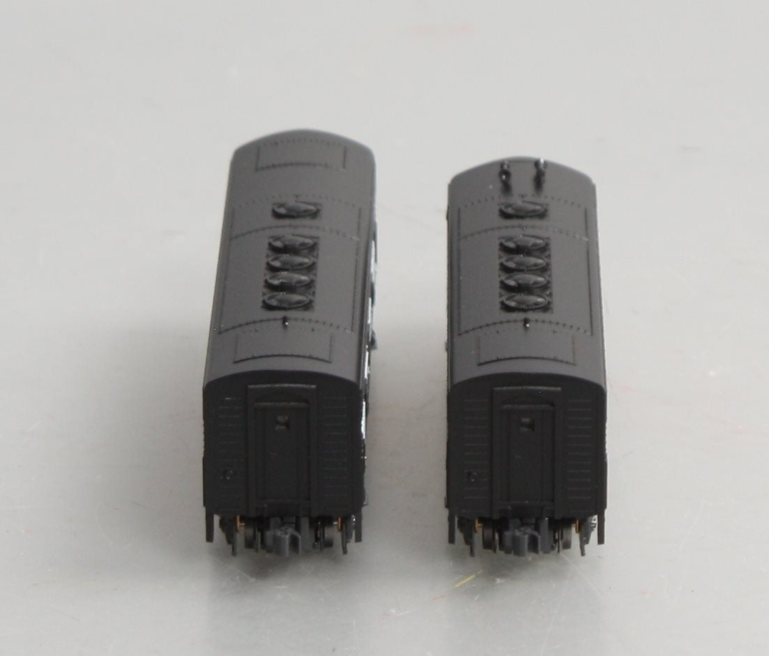 Kato 106-0425 N Canadian National EMD F7A & F7B Diesel Locomotive #9080 & #9057