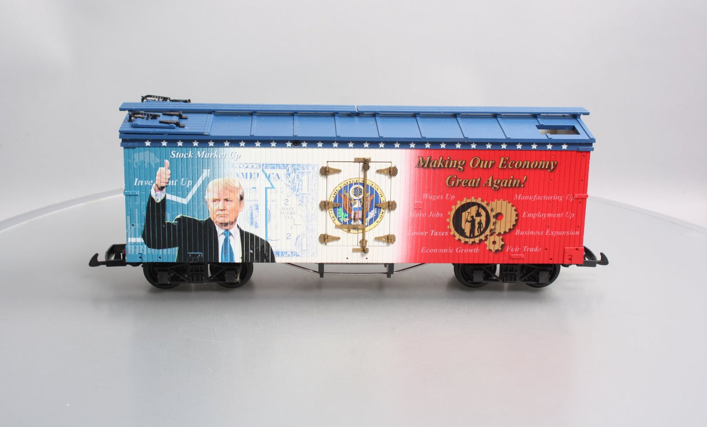 USA Trains R16031 G Making Our Economy Great Again Presidential Boxcar