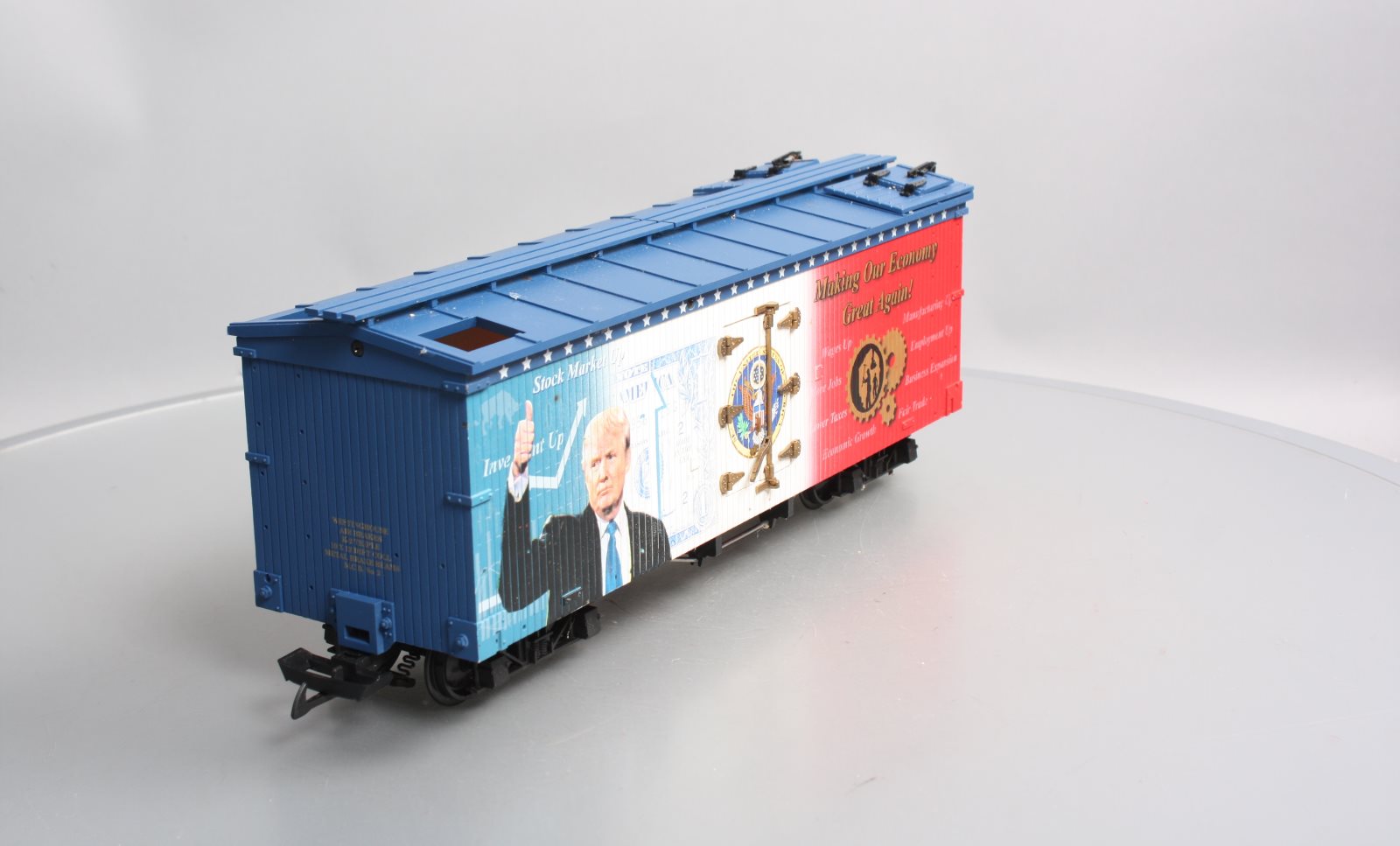 USA Trains R16031 G Making Our Economy Great Again Presidential Boxcar