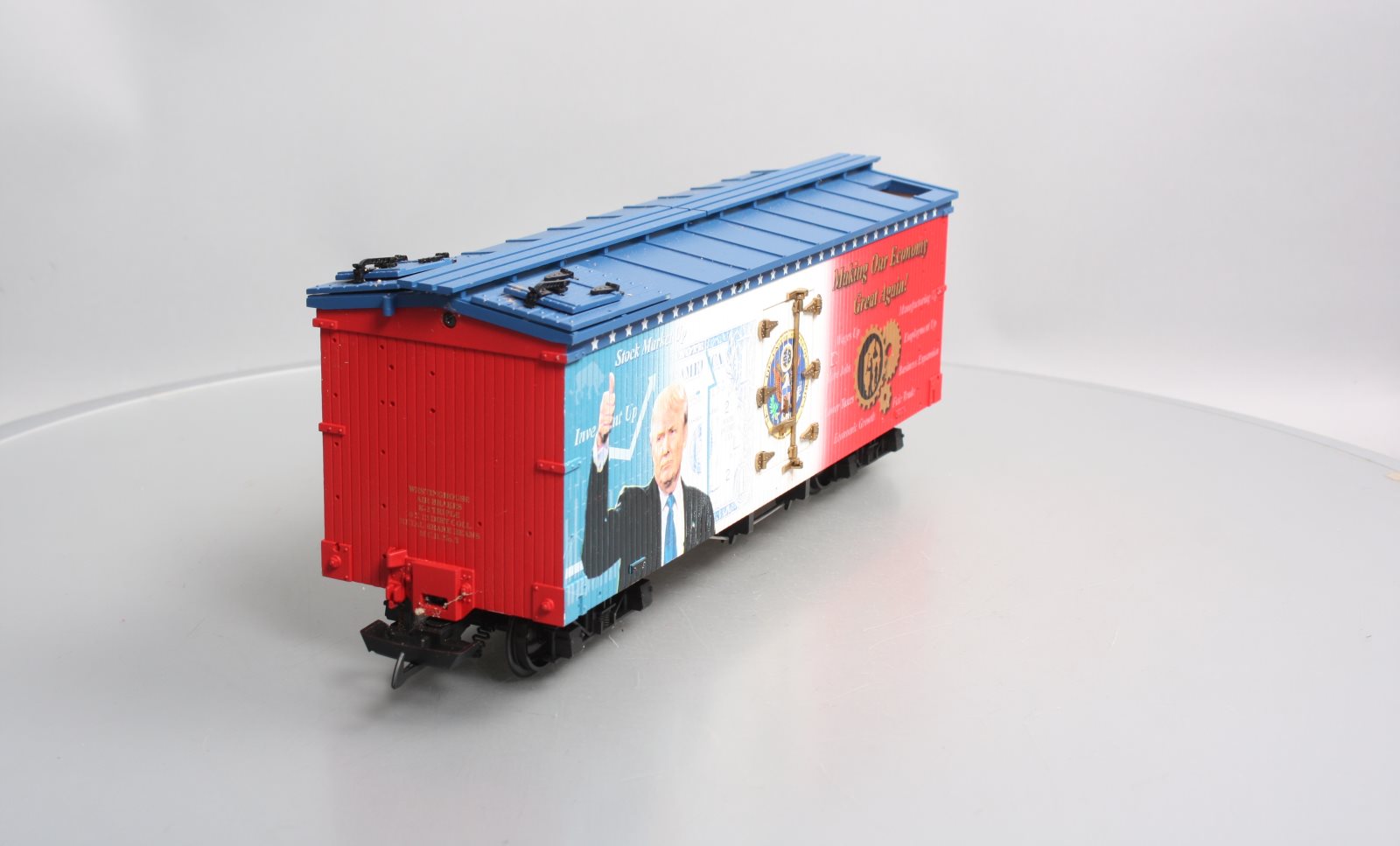 USA Trains R16031 G Making Our Economy Great Again Presidential Boxcar
