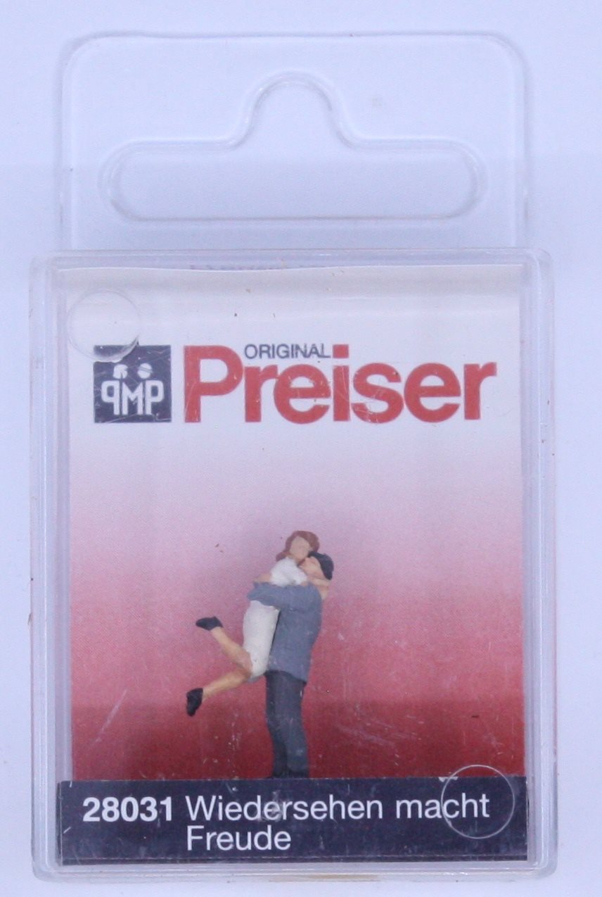 Preiser 28031 HO Happy Return Couple Figures