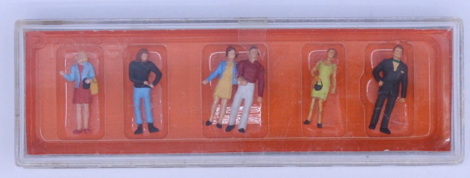Preiser 10054 HO Scale Couples Figure (Set of 6)
