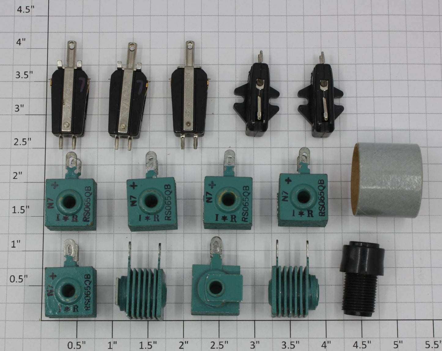 Spear-Tone by Lionel 42015-100 Assorted Phonograph Parts