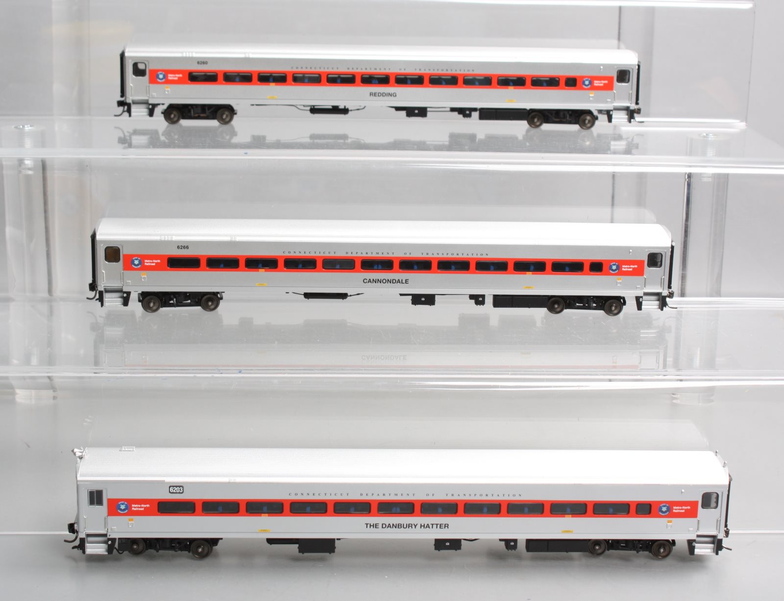 Rapido Trains 128505 HO Comet Commuter Car Set: #6260, #6266, #6203