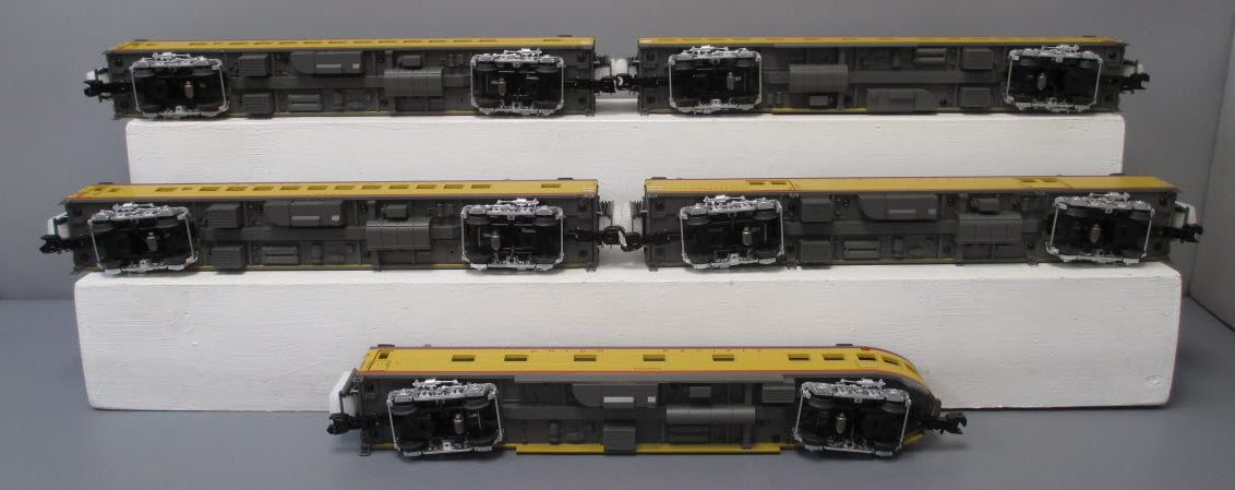 MTH 20-65116 O Union Pacific 70' Smooth Sided Passenger Car Set (Set of 5)