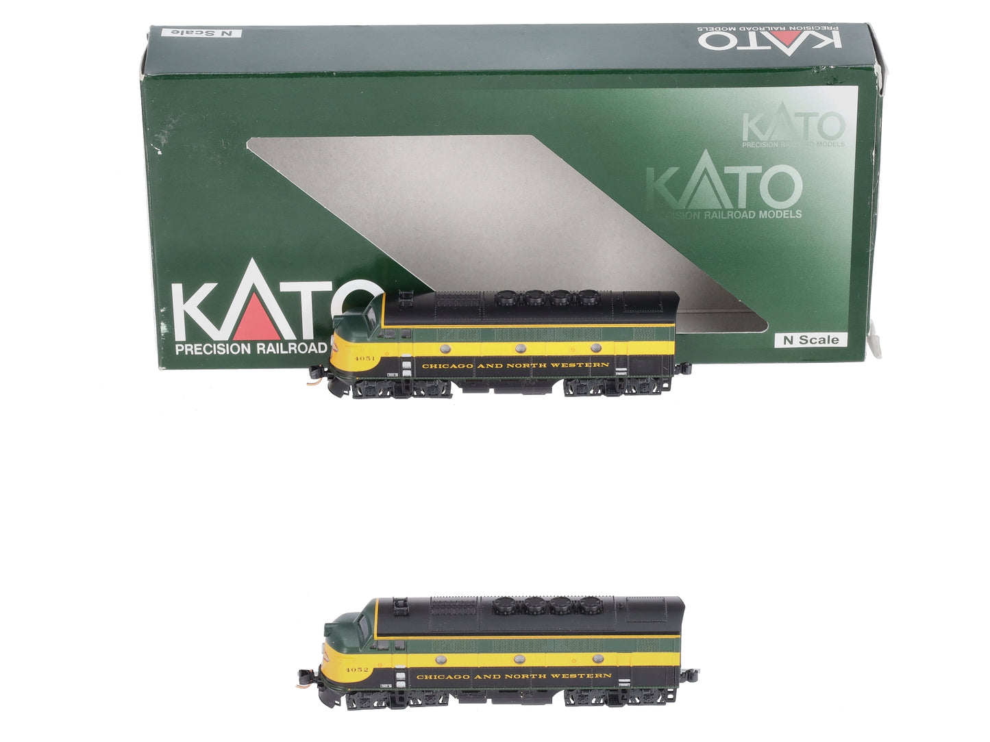 Kato 106-0204 N Scale Chicago & North Western F2 AA Diesel Set #4051 & 4052