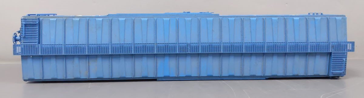 USA Trains R19305A G Great Northern 50 Ft. Box Car with Steel Door (Blue)