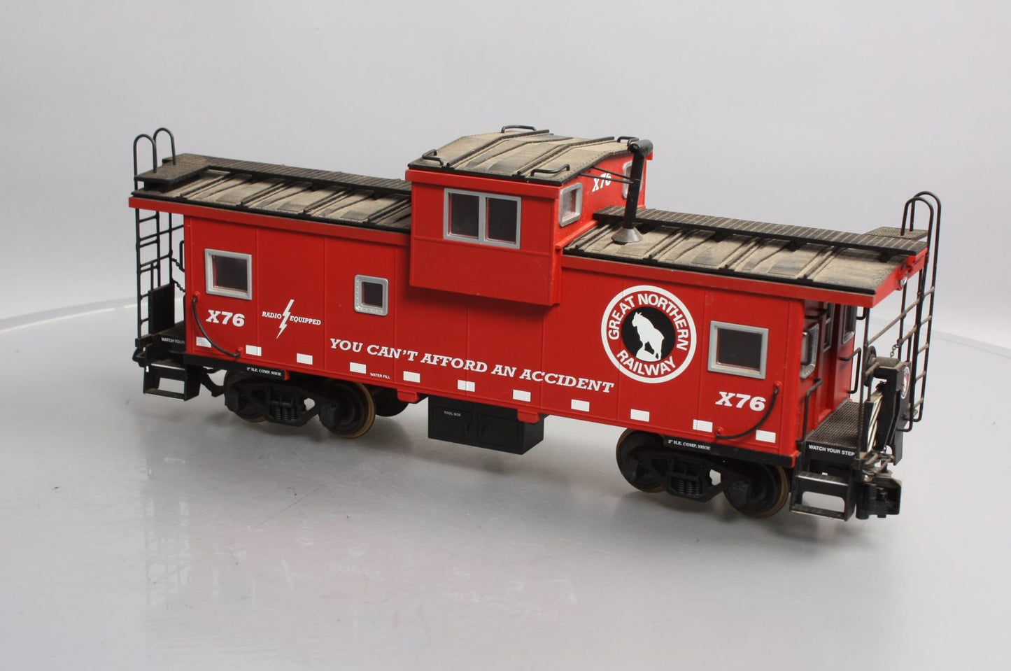 USA Trains R12110 G Great Northern Extended Vision Caboose (Red/Silver) VG/Box
