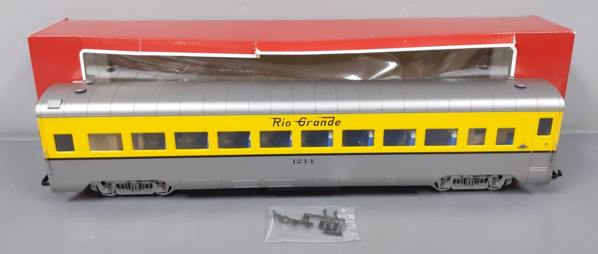 LGB 36572 G Denver & Rio Grande Passenger Car