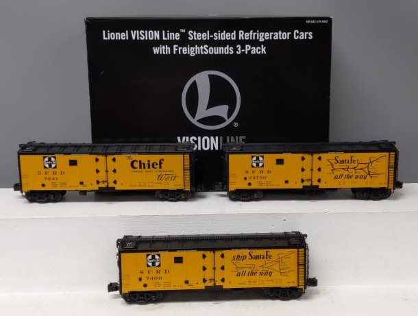 Lionel 2326300 O VISIONLINE Santa Fe Reefer Cars with Sound