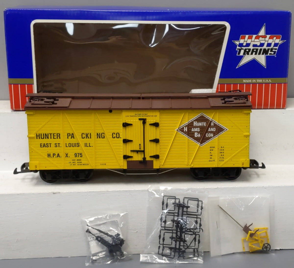 USA Trains R15019 G Hunter Packing Co. Outsided Braced Box Cars (Yellow/Brown)