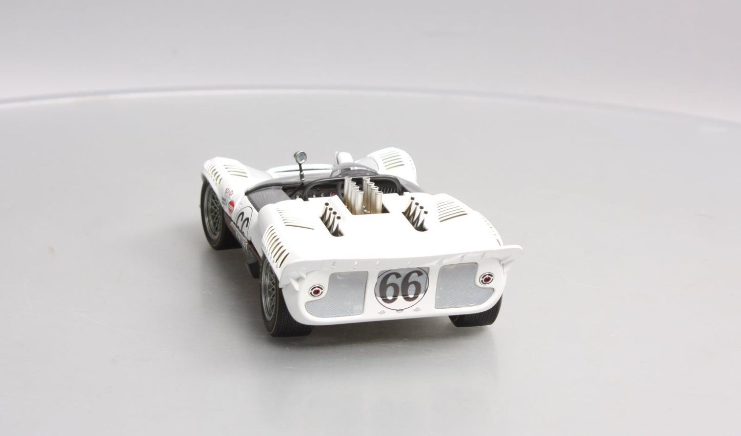 AutoArt Millennium 86946 1/18 Die-Cast 1965 Chaparral 2 Sport Racer #66/Box
