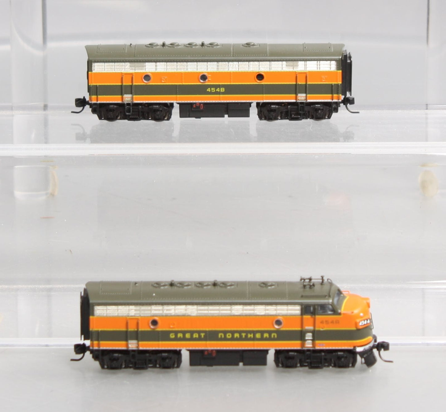 Broadway Limited 6863 N GN EMD F7 A/B Diesel Locomotive Sound/DC/DCC #454A/454B