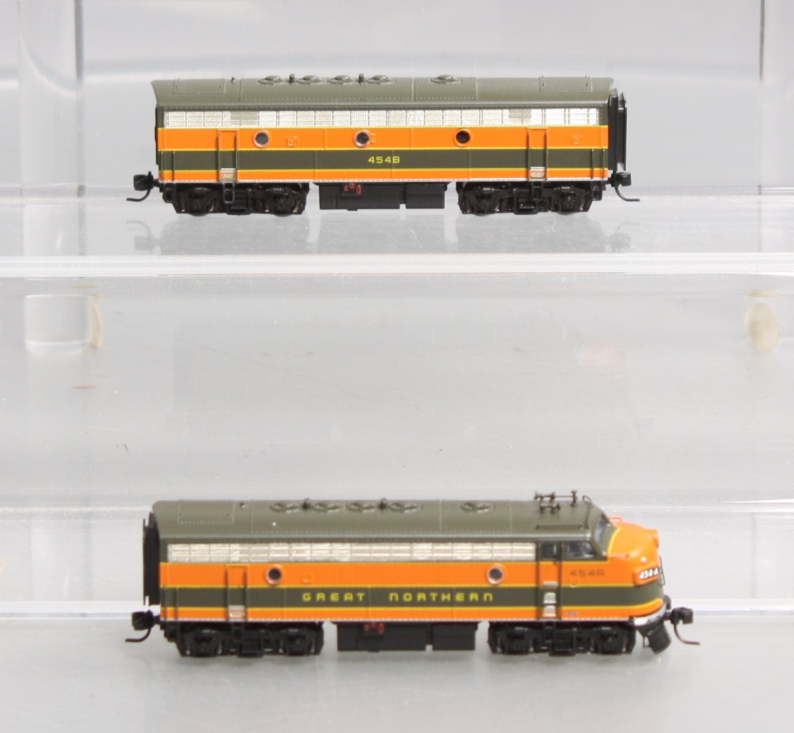 Broadway Limited 6863 N GN EMD F7 A/B Diesel Locomotive Sound/DC/DCC #454A/454B