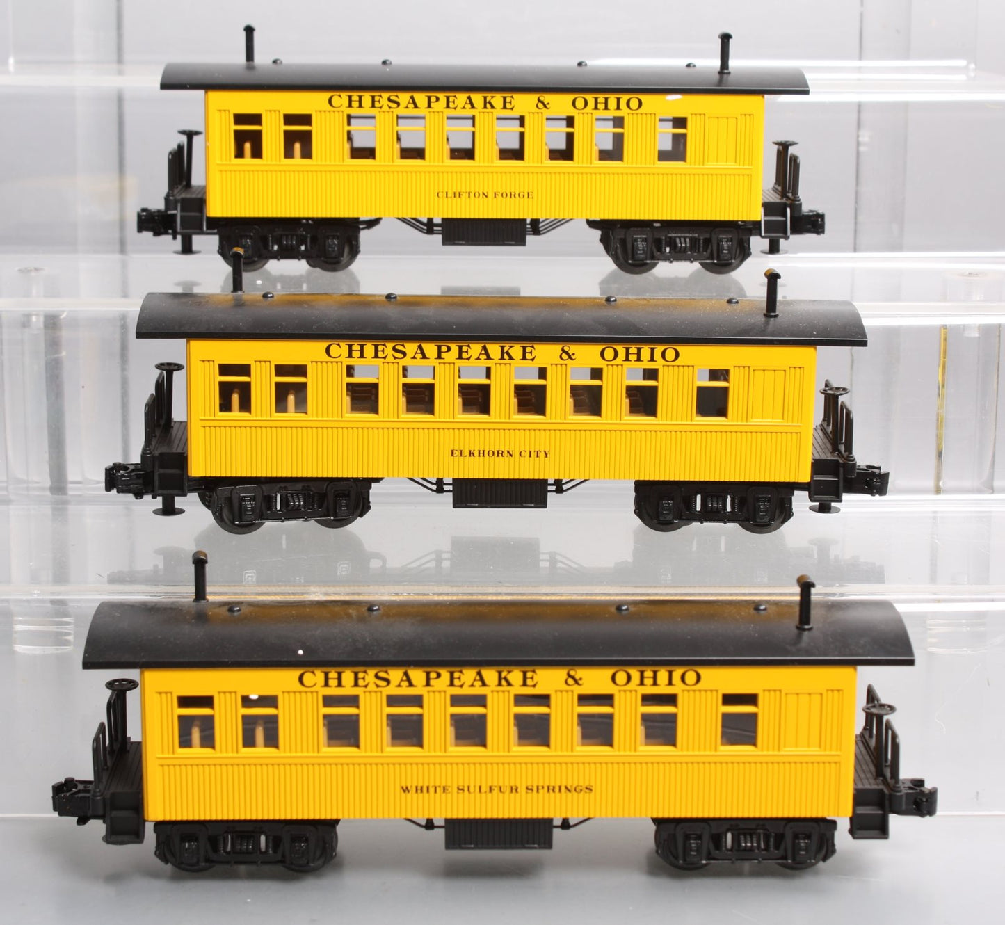 MTH 30-6425 O Chesapeake & Ohio Overton Passenger Coach Car Set (Set of 3)