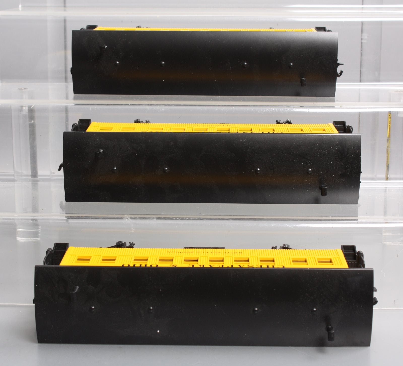 MTH 30-6425 O Chesapeake & Ohio Overton Passenger Coach Car Set (Set of 3)