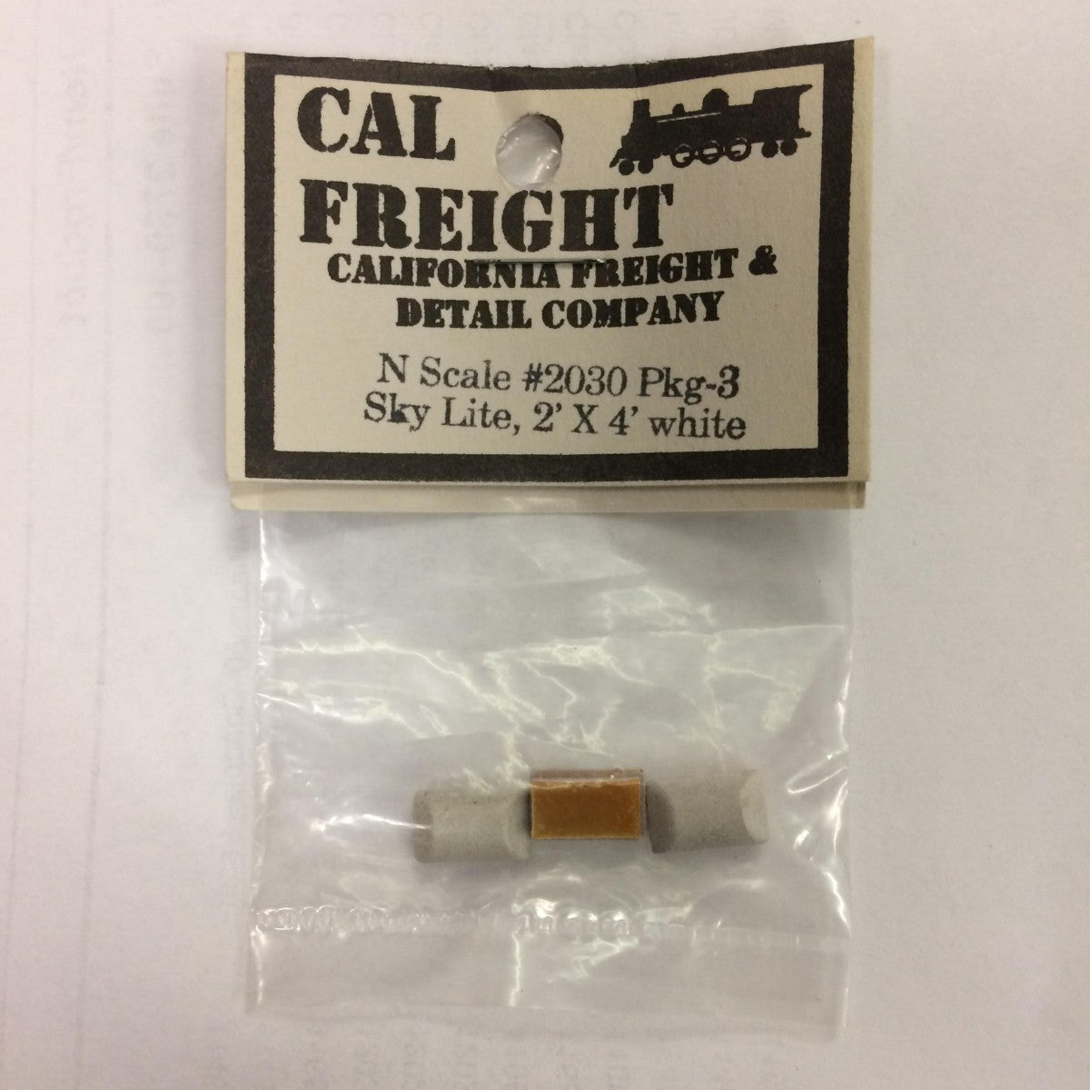 California Freight & Detail 2030 N 2'x4' White Sky Lite (3)