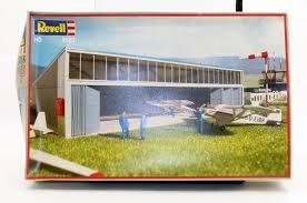 Revell 2081 HO Hanger with Two Planes Plastic Model Kit