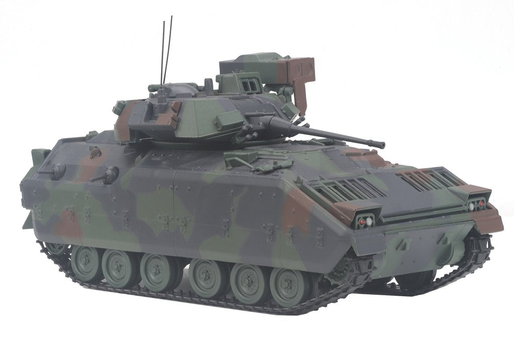 MTH 23-10001 O M2 Bradley Fighting Vehicle