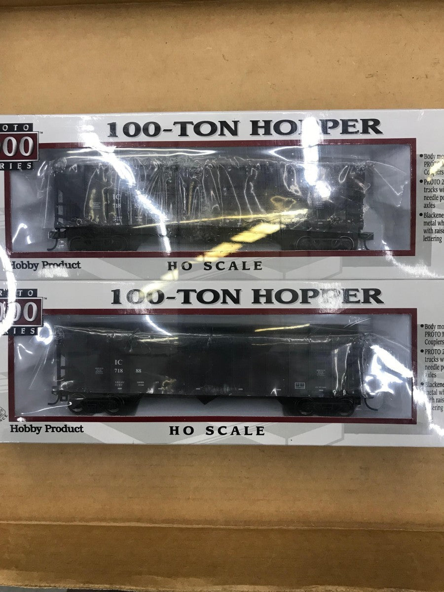 Walthers 920-237006 HO Illinois Central 100-ton 3-Bay Hopper #71855, #71888
