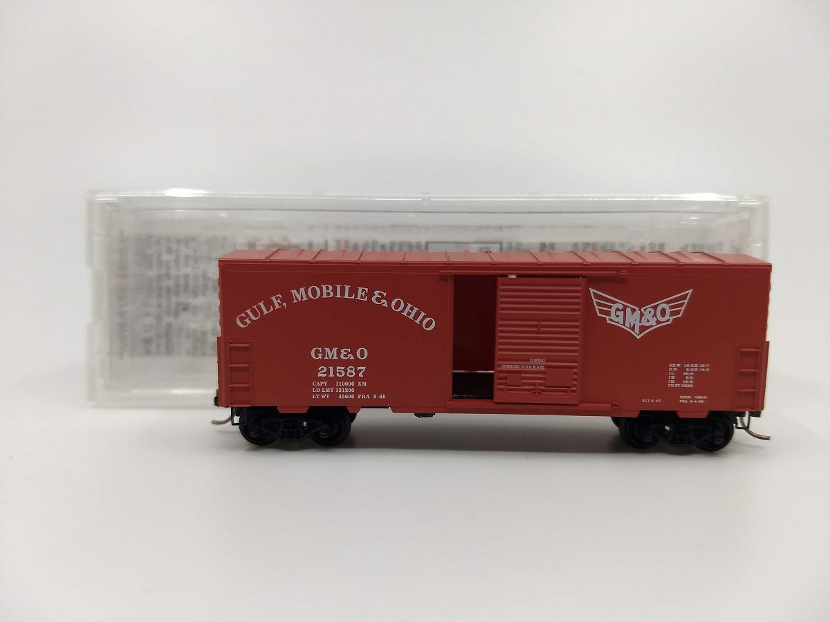 Micro-Trains 02400240 N GM&O 40' Standard Single Door Boxcar w/o Roofwalk #21587