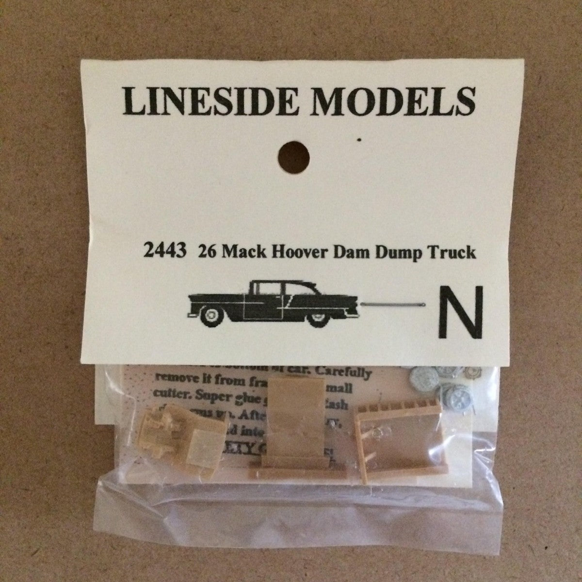 Lineside Models 2443 26 Mack Hoover Dan Dump Truck