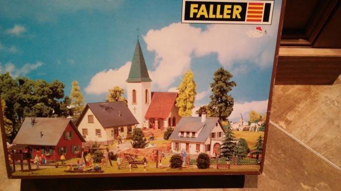 Faller 255 Church and Three Houses Town Building Kit