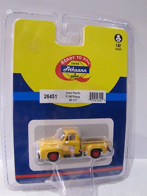 Athearn 26451 1:87 HO Scale Union Pacific F-100 Pickup RT 177