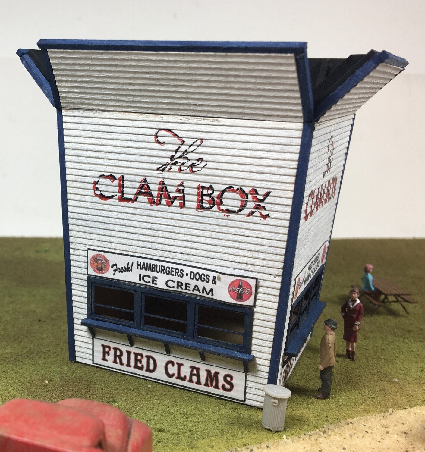 Motrak Models 43011 O The Clam Box Laser Cut Building Kit