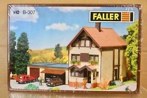 Faller B-307 HO Terraced House with Garage Building Kit